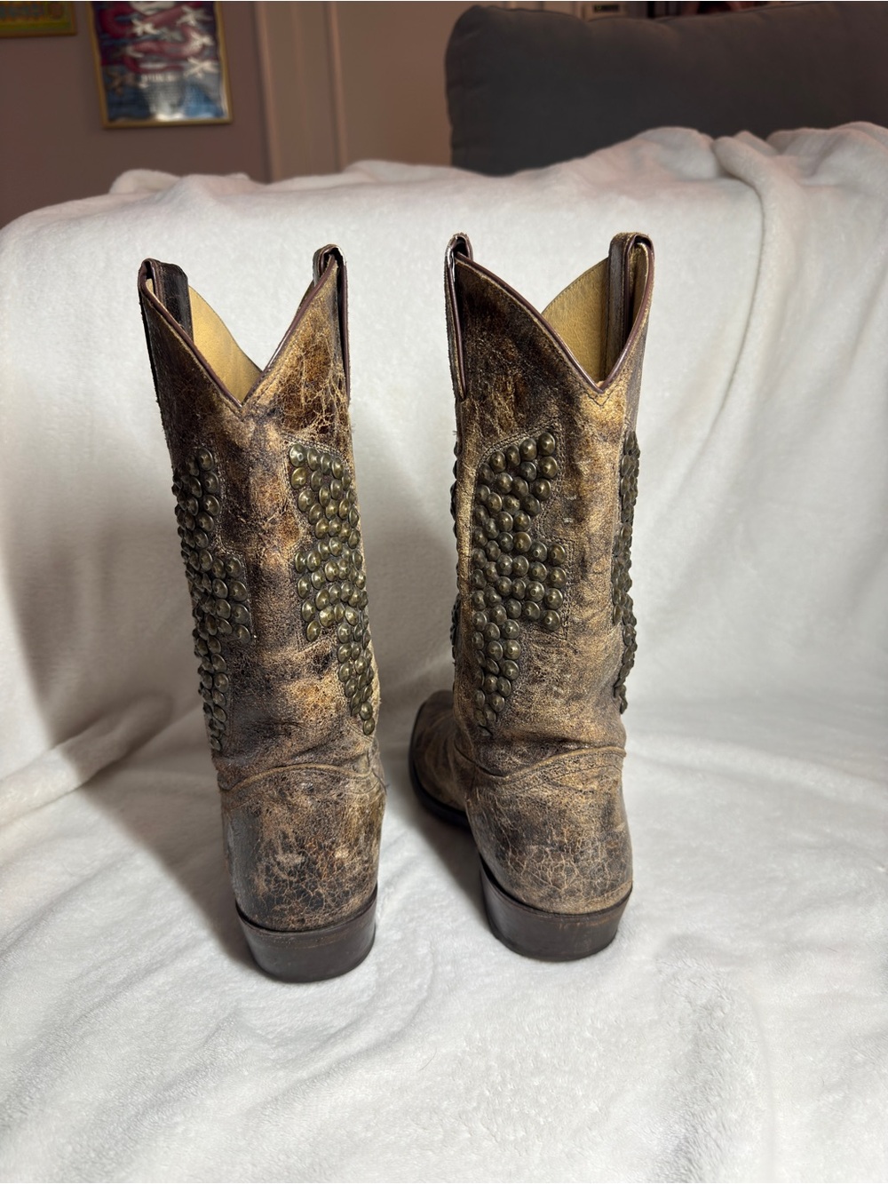 Frye Billy Hammered Studded Brown Distressed Leather Western Heeled Boots - Picture 3 of 9